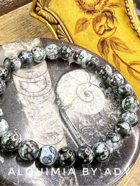Simple 8mm black agate  beaded bracelet
